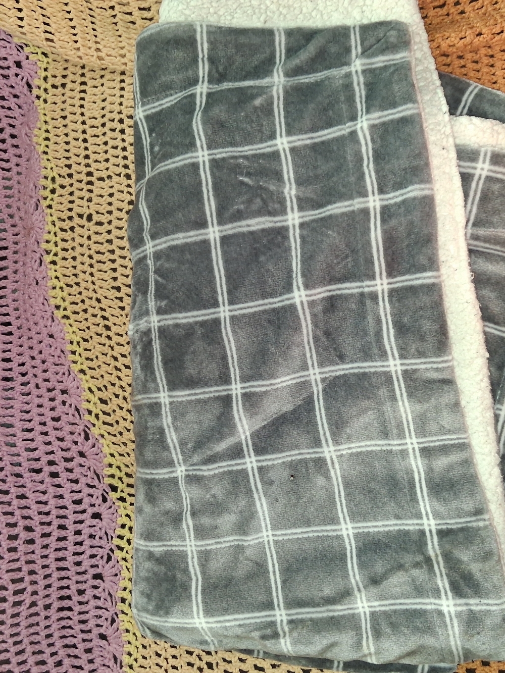 Blanket - Picture 2 of 4